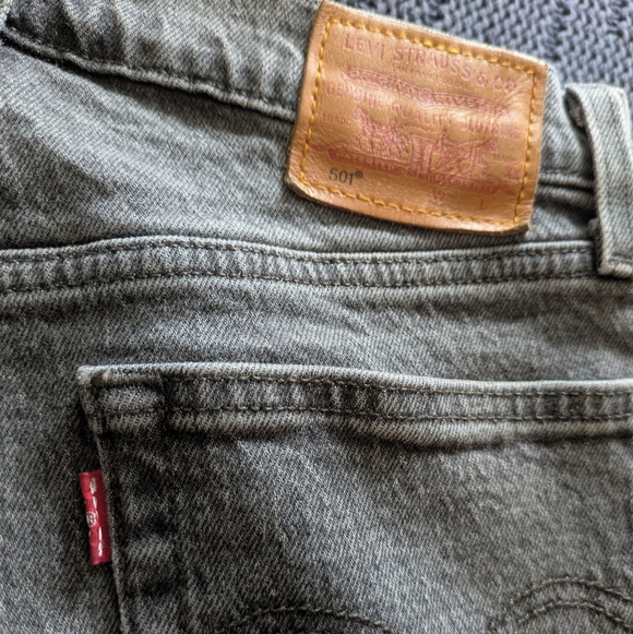 Levi's Rhinestone Hi-Rise Straight Leg Grey Jeans Sz 26 - Picture 10 of 16